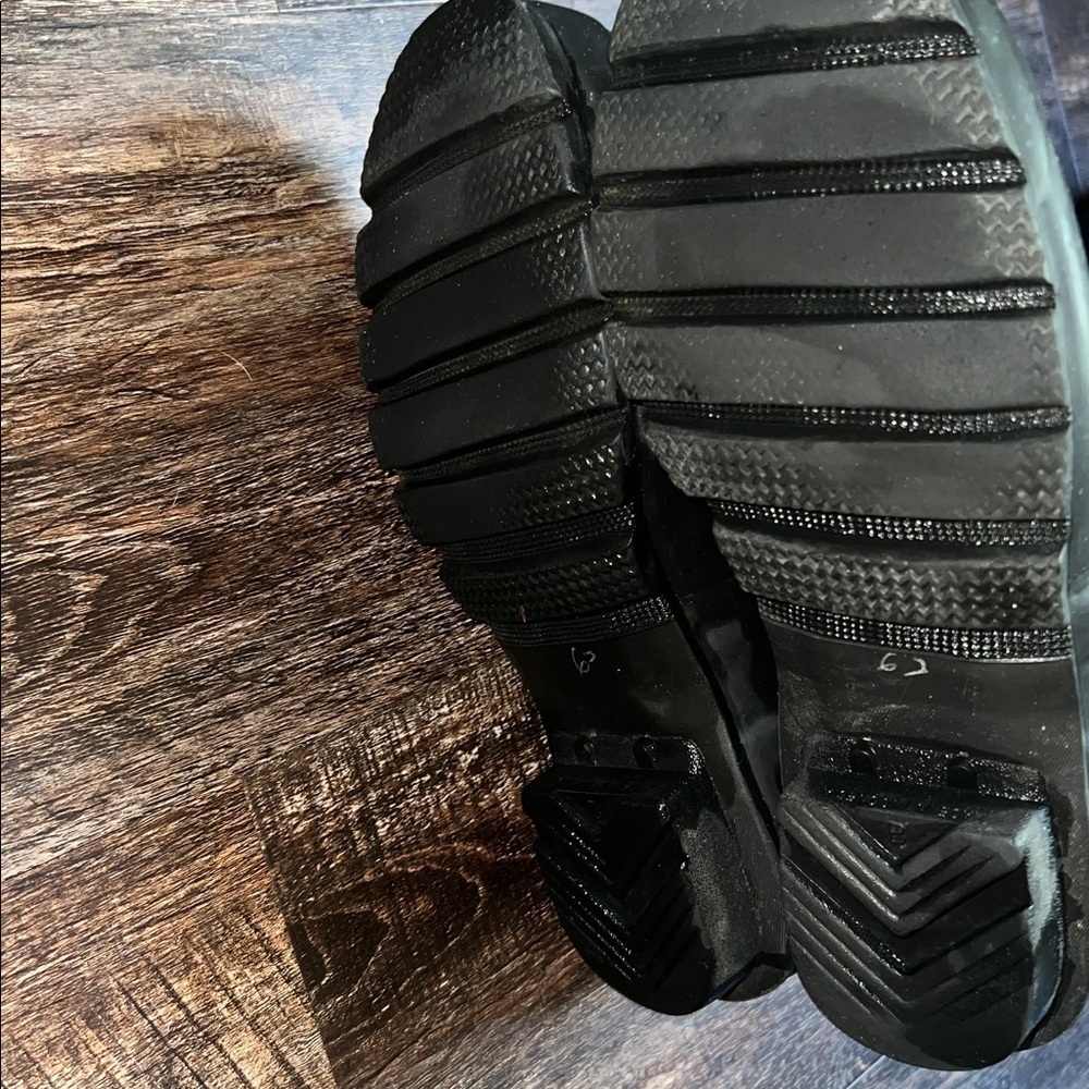 Hunter Classic Black Waterproof Boots - Picture 4 of 7